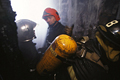 Pour la protection de l’image (UTILISATION INTERDITE SANS AUTORISATION), la photographie n’est pas légendée. Les reportages complets sont disponibles, sous conditions, auprès du photographe/auteur. Feu, santiago, chili, pompiers, volontaires, photos 