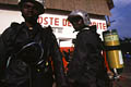 Pour la protection de l’image (UTILISATION INTERDITE SANS AUTORISATION), la photographie n’est pas légendée. Le reportage complet est disponible, sous conditions, auprès du photographe/auteur (LA RESOLUTION BASSE DE L’IMAGE EST VOLONTAIRE) abidjan, feu, hydrocarbure, afrique, photos 