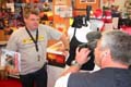 Olivier Delphin, éditeur du livre ininflammable, s'adonne aux interviews de la presse locale et pompiers. livre ininflammable - extremes, chrisotphe DUBOIS, photos pompiers, feu, pompier photographe 