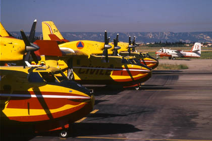 BASE DE CANADAIRS - SUD DE LA FRANCE