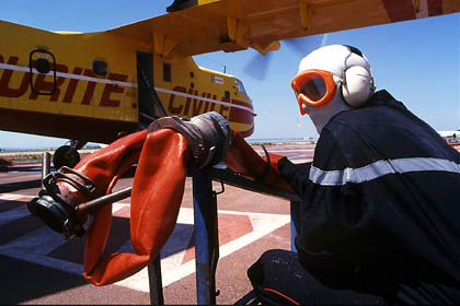 BASE DE CANADAIRS - SUD DE LA FRANCE