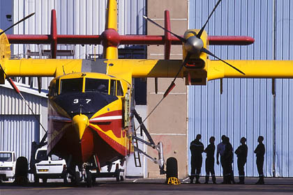 BASE DE CANADAIRS - SUD DE LA FRANCE